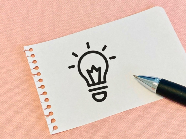 営業に向いていないと感じる理由を整理し考え方のヒントを得ることを表したイメージ画像