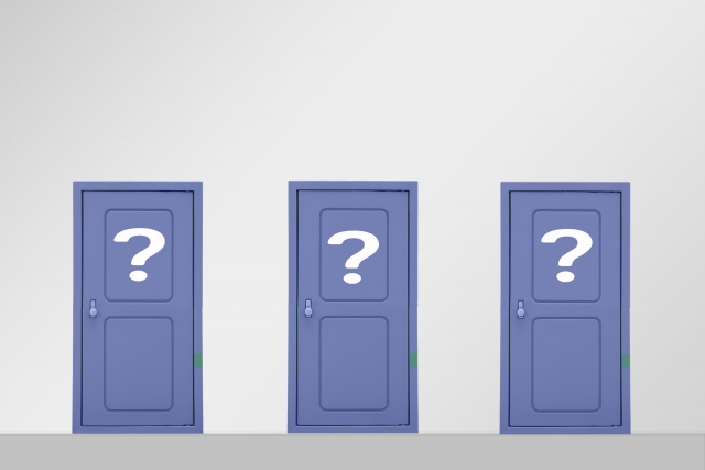 営業会社への転職で、入社後の配属や環境の違いに迷うイメージ