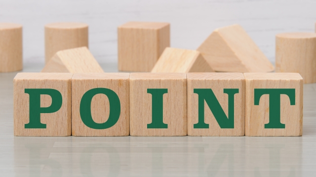 POINTと書かれた木製ブロックの写真