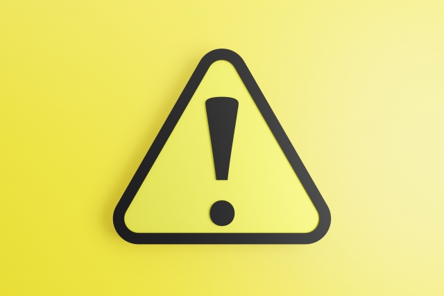 注意点やデメリットを示す警告マークのイメージ