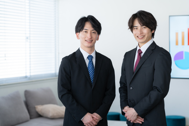 UZUZが向いている人・向いていない人を解説するイメージ画像