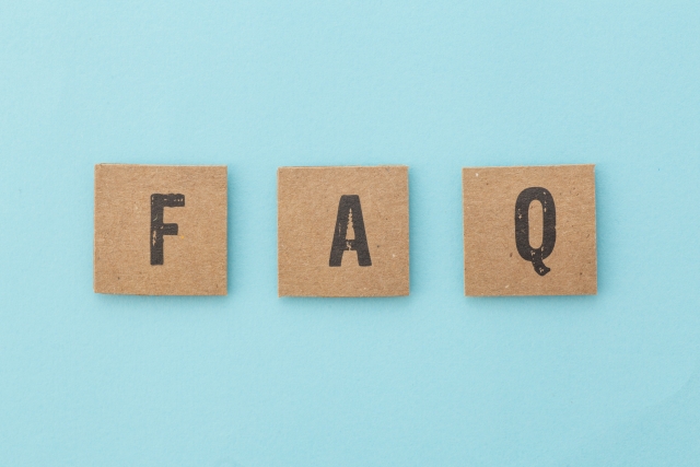 「FAQ」と書かれた3つのブロックの画像